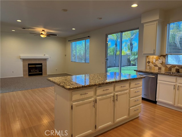 Detail Gallery Image 4 of 11 For 19562 Rotterdam, Riverside,  CA 92508 - 3 Beds | 2/1 Baths