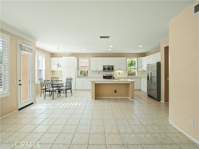 30375 June Rose Court, Castaic CA: https://media.crmls.org/medias/1de5535e-0623-4c91-8463-9fdb553ae788.jpg