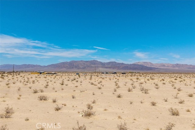82935 Maya Rada Road, 29 Palms CA: https://media.crmls.org/medias/1de55408-22ef-404a-b1b0-b3cce0739afb.jpg