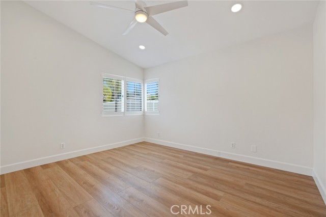 251 Royal Glen Drive, Fallbrook CA: https://media.crmls.org/medias/1de57990-ba9a-4d35-82f2-a2eebfbba2ee.jpg