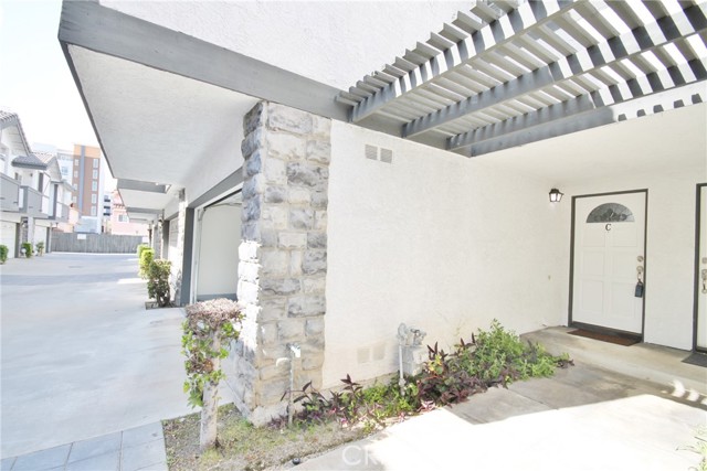 Detail Gallery Image 3 of 26 For 211 E Commonwealth Ave #C,  Alhambra,  CA 91801 - 3 Beds | 2/1 Baths