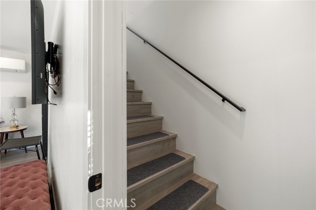 10340 Margate Street, North Hollywood CA: https://media.crmls.org/medias/1de67aae-04a1-4c0b-a729-7cf45cb7f3c6.jpg