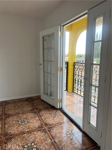 231 E 88th Place, Los Angeles CA: https://media.crmls.org/medias/1de6c7ac-e6cc-4f43-a023-90bf5de1e7b0.jpg
