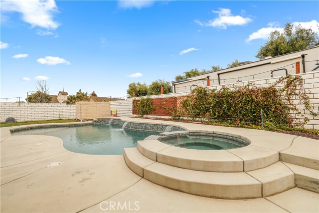 Image 13 of 45 For 366 Smoke Ridge