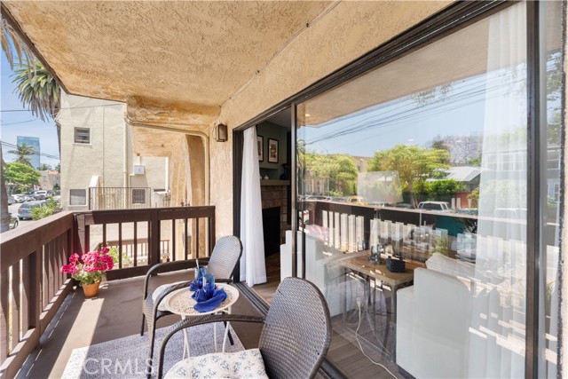 1425 E 2nd Street, Long Beach CA: https://media.crmls.org/medias/1de706cd-2ea0-43ef-ab45-1bd9887b1cd9.jpg