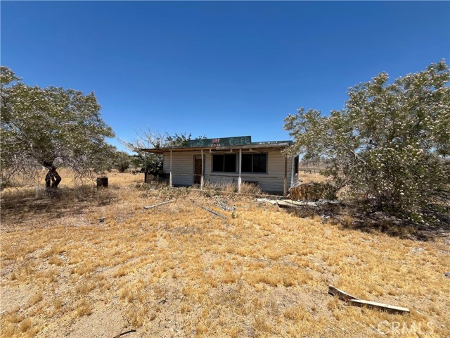 Detail Gallery Image 3 of 14 For 17420 Meridian Rd, Lucerne Valley,  CA 92356 - – Beds | – Baths