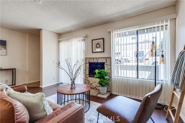 Detail Gallery Image 13 of 59 For 7302 Bright Ave #B,  Whittier,  CA 90602 - 2 Beds | 3 Baths