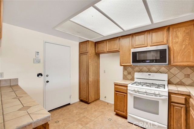 1428 Pepper Tree Drive, Hemet CA: https://media.crmls.org/medias/1de7a48f-2996-47e8-9312-1facca3975b5.jpg