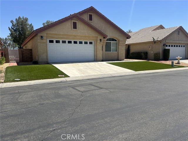 Detail Gallery Image 1 of 9 For 11341 Country Club Dr, Apple Valley,  CA 92308 - 2 Beds | 2 Baths