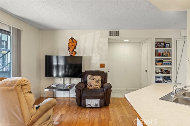 Detail Gallery Image 6 of 21 For 13946 Spring Water Ct, Garden Grove,  CA 92843 - 1 Beds | 1 Baths