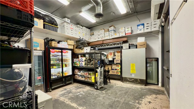 641 W Palmdale Boulevard, Palmdale CA: https://media.crmls.org/medias/1de8822e-213c-48b3-8d6e-11a53a379b9f.jpg