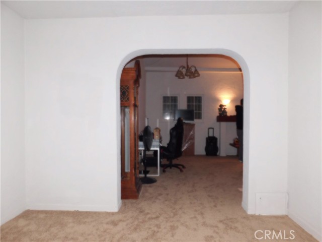 1319 S Downey Road, Los Angeles CA: https://media.crmls.org/medias/1de88df5-a229-4ff9-8827-b74cae382134.jpg
