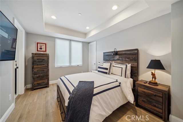 Detail Gallery Image 15 of 30 For 506 Clubhouse Ave #B,  Newport Beach,  CA 92663 - 5 Beds | 6 Baths