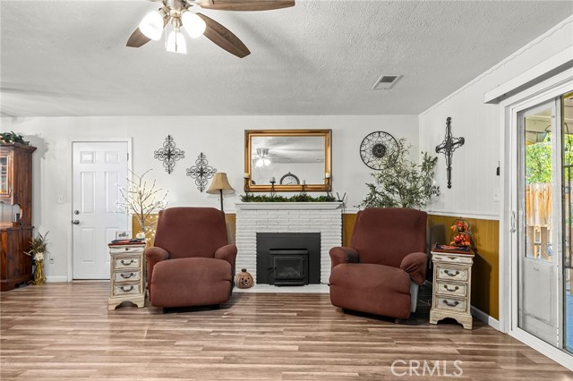 1171 Peach Street, Corning CA: https://media.crmls.org/medias/1de8de67-95d5-47cc-aaf8-7bf81faf3c44.jpg