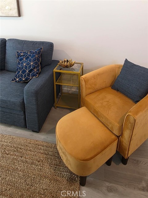 Detail Gallery Image 4 of 18 For 10401 Baird Ave, Porter Ranch,  CA 91326 - 1 Beds | 1 Baths
