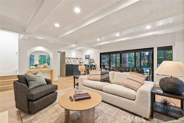 Detail Gallery Image 18 of 31 For 27643 W Shore Rd #1,  Lake Arrowhead,  CA 92352 - 4 Beds | 3/1 Baths