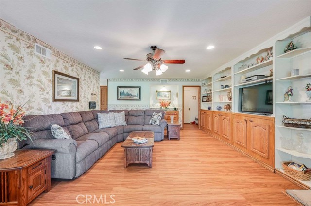 Detail Gallery Image 16 of 49 For 11254 Jamaica, Cypress,  CA 90630 - 4 Beds | 2 Baths