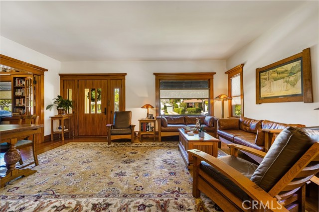 Detail Gallery Image 7 of 39 For 155 N Cleveland St, Orange,  CA 92866 - 4 Beds | 2 Baths