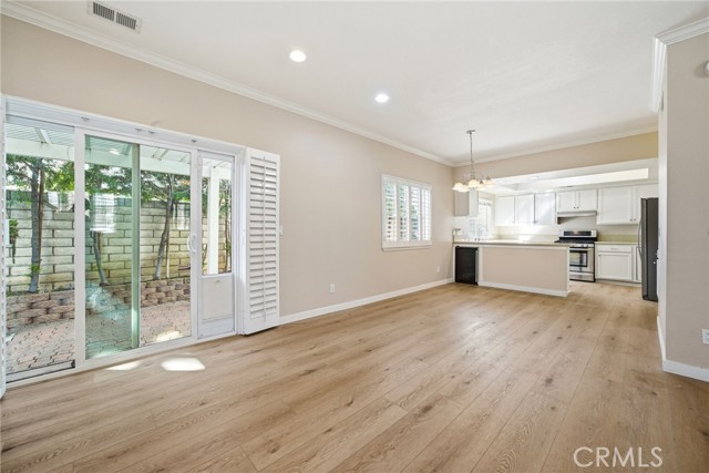 Detail Gallery Image 6 of 28 For 2603 Elden Ave #H,  Costa Mesa,  CA 92627 - 3 Beds | 2/1 Baths