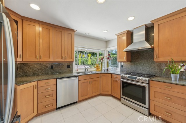 Detail Gallery Image 18 of 40 For 17675 Rainglen, Huntington Beach,  CA 92649 - 3 Beds | 2/1 Baths