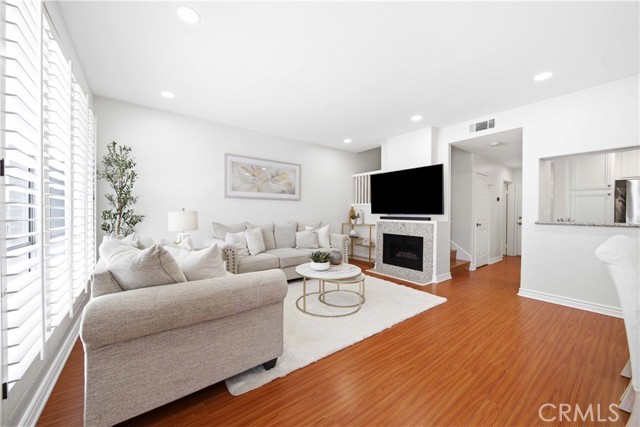 Detail Gallery Image 6 of 33 For 25 Windgate, Aliso Viejo,  CA 92656 - 3 Beds | 2/1 Baths