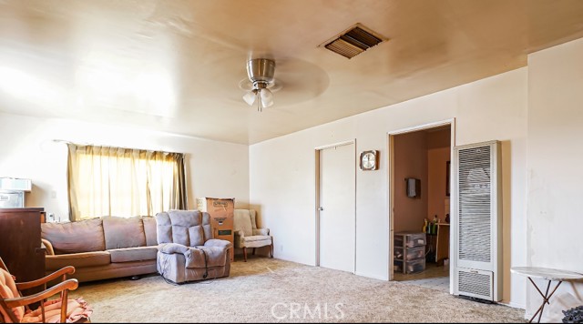 Detail Gallery Image 11 of 52 For 7711 Bakman Ave, Sun Valley,  CA 91352 - 4 Beds | 2 Baths