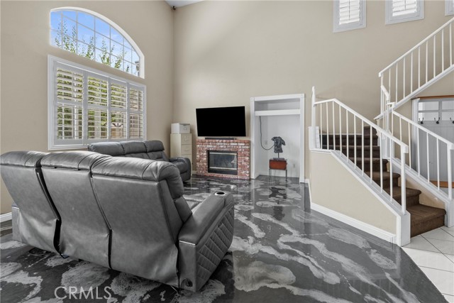 14998 Mustang Lane, Fontana CA: https://media.crmls.org/medias/1dee36c2-1822-4500-b66f-721c56289a45.jpg