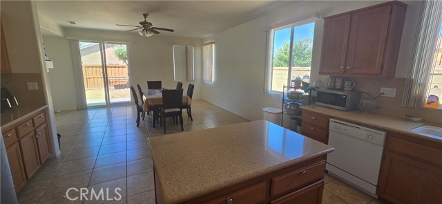 Detail Gallery Image 8 of 25 For 27653 Almont Way, Menifee,  CA 92585 - 4 Beds | 2 Baths