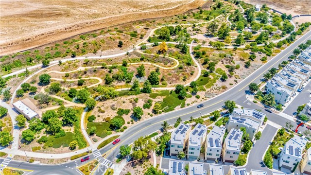 195 Stellar, Irvine CA: https://media.crmls.org/medias/1dee436c-22a6-4009-acec-ad40fd7822a9.jpg