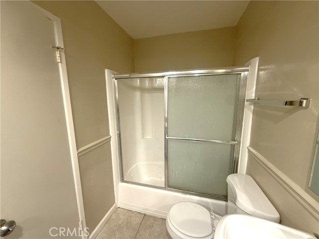 Detail Gallery Image 10 of 16 For 13466 Almetz St, Sylmar,  CA 91342 - 4 Beds | 2/1 Baths