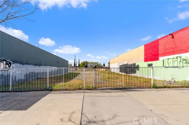 Detail Gallery Image 15 of 19 For 8830 Sierra, Fontana,  CA 92335 - – Beds | – Baths