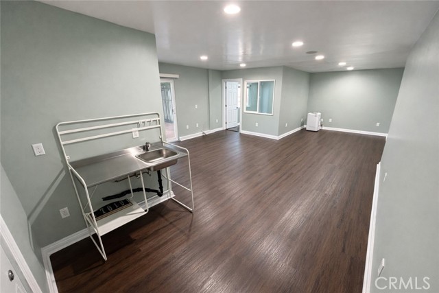 Detail Gallery Image 21 of 31 For 7817 Nagle Ave, North Hollywood,  CA 91605 - 4 Beds | 3 Baths