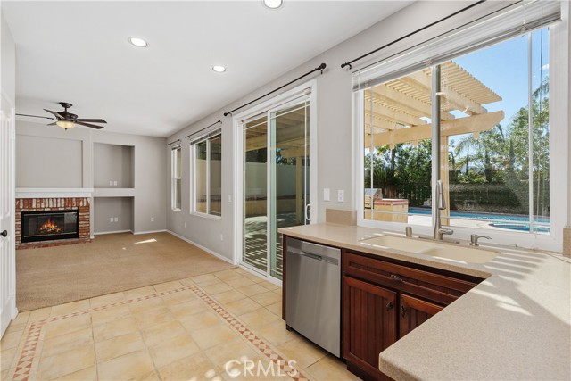 Detail Gallery Image 17 of 42 For 31665 via Cordoba, Temecula,  CA 92592 - 4 Beds | 3 Baths