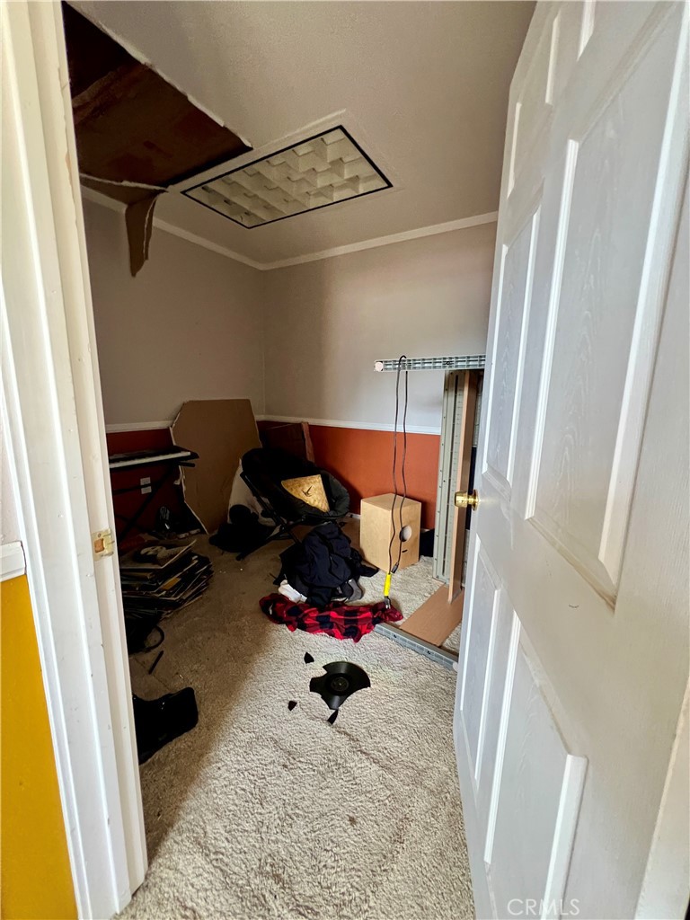 https://media.crmls.org/medias/1defe86b-c6c2-4abf-b637-41a23043daa1.jpg?preset=X-Large