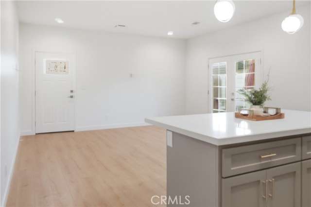 Detail Gallery Image 5 of 36 For 215 E 2nd St a,  San Dimas,  CA 91773 - 2 Beds | 2 Baths