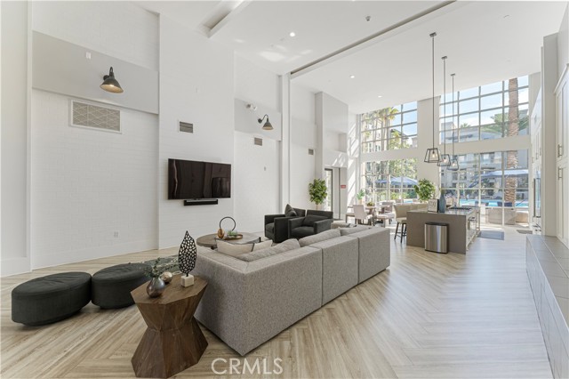 2380 Scholarship, Irvine CA: https://media.crmls.org/medias/1df05c62-94d3-4633-9266-1af77cceb2d1.jpg