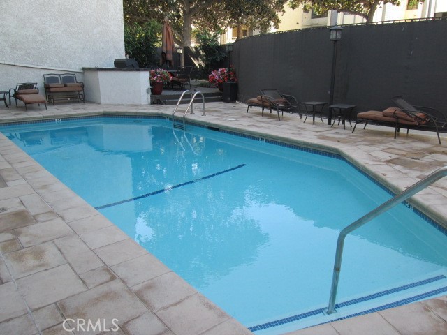 Detail Gallery Image 14 of 14 For 222 N Rose #207,  Burbank,  CA 91505 - 2 Beds | 2 Baths