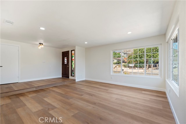 5430 Avenue Juan Bautista, Jurupa Valley CA: https://media.crmls.org/medias/1df0d3b4-a40f-476a-a6ce-138b2d30355b.jpg