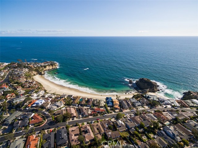 31 N Vista De Catalina, Laguna Beach CA: https://media.crmls.org/medias/1df12dc5-79f6-461e-90a5-336ac6235439.jpg