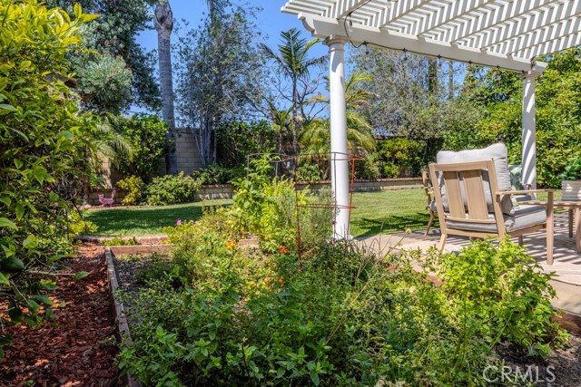 8421 Deepcliff Dr., Huntington Beach CA: https://media.crmls.org/medias/1df1ce99-f3e7-43b8-aba5-9391d38569aa.jpg