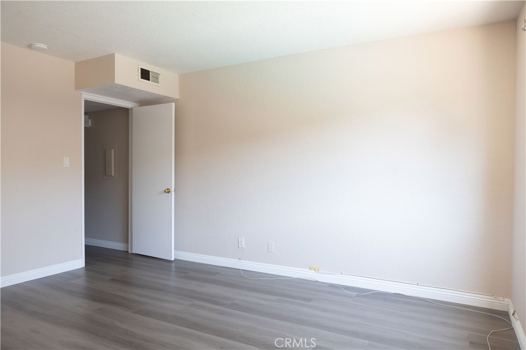 https://media.crmls.org/medias/1df2d182-32ed-4de0-8824-6d77ce19c131.jpg?preset=X-Large