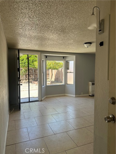Detail Gallery Image 11 of 32 For 1917 E 61st St, Long Beach,  CA 90805 - 3 Beds | 1 Baths