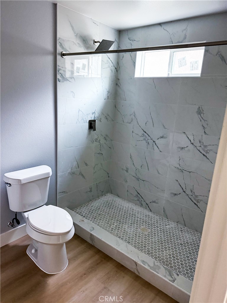 https://media.crmls.org/medias/1df43a87-f955-403f-9814-580cebfa2b4d.jpg?preset=X-Large