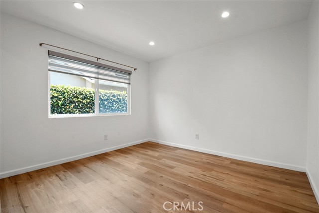 6091 Larchwood Drive, Huntington Beach CA: https://media.crmls.org/medias/1df4e26d-5cd7-48e3-8ac6-40e0a39e202a.jpg