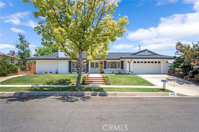 1376 Feather Avenue photo 1
