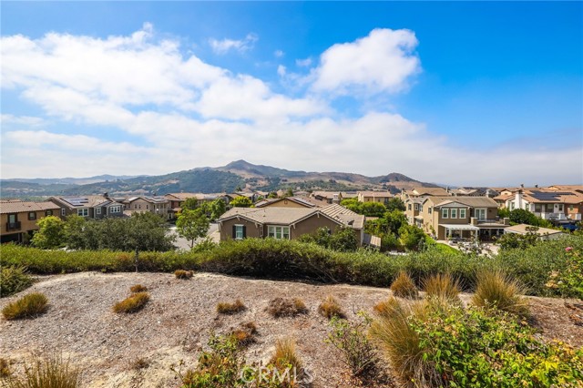 65 Listo Street, Rancho Mission Viejo CA: https://media.crmls.org/medias/1df4f6f0-774d-4693-8b3d-fbb22886e401.jpg