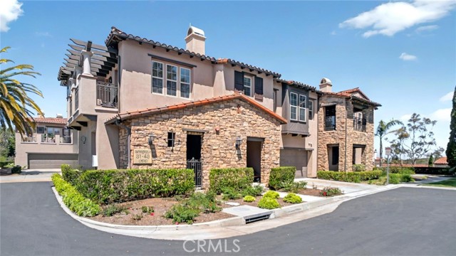 Detail Gallery Image 2 of 18 For 31 Mandria, Newport Coast,  CA 92657 - 2 Beds | 2 Baths