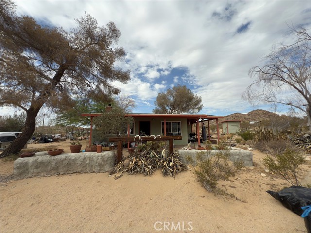 Detail Gallery Image 1 of 2 For 63576 Single Tree Rd, Joshua Tree,  CA 92252 - 1 Beds | 1 Baths