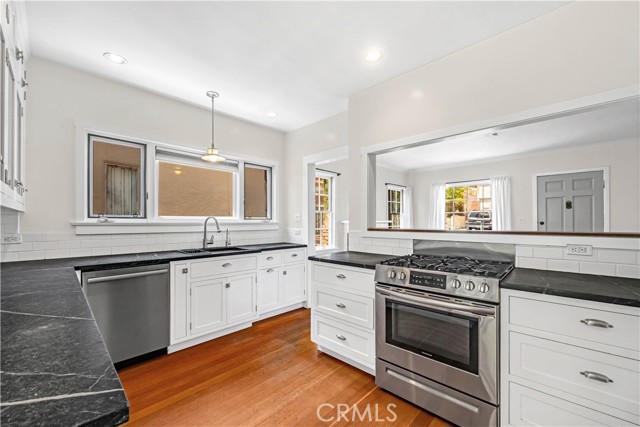 Detail Gallery Image 11 of 41 For 5014 El Verano Ave, Los Angeles,  CA 90041 - 2 Beds | 2 Baths