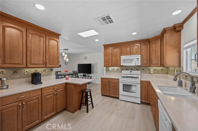 Detail Gallery Image 9 of 39 For 1440 Ridgemont Way, Corona,  CA 92880 - 2 Beds | 2 Baths